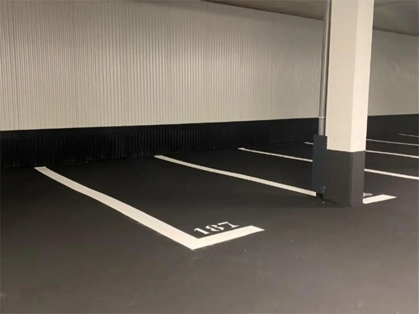Piso en venta en Calle de Dulce Chacón, 25, Virgen del Cortijo - Manoteras Parking de Piso en venta en Madrid Capital con Aire acondicionado, Terraza y Piscina