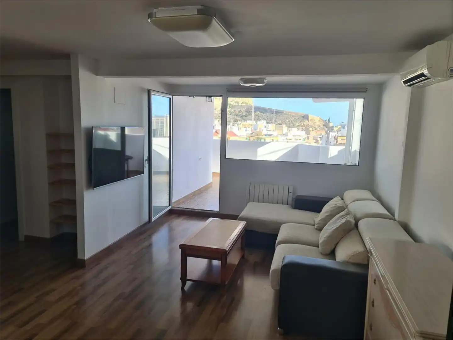 Flat for rent in Carrer Poeta Carmelo Calvo, 5, Mercado Flat for rent in Carrer Poeta Carmelo Calvo, 5, Mercado