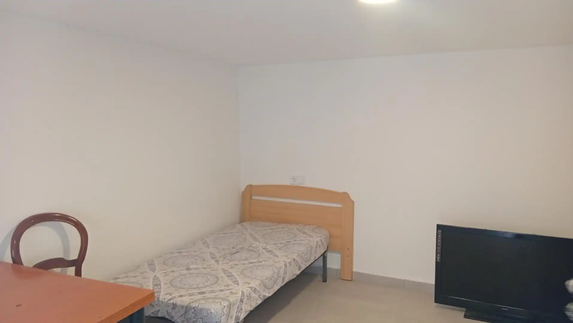 Room in Travesía Enado, 3, Sariñena