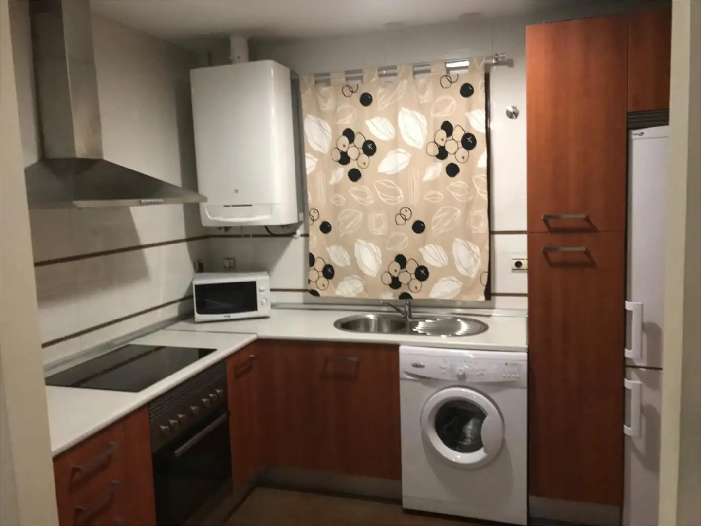 Apartamento de alquiler en Calle Avellano, 12, Maria Auxiliadora - Barriada de Llera Cocina de Apartamento de alquiler en Badajoz con Aire acondicionado, Calefacción y Parquet