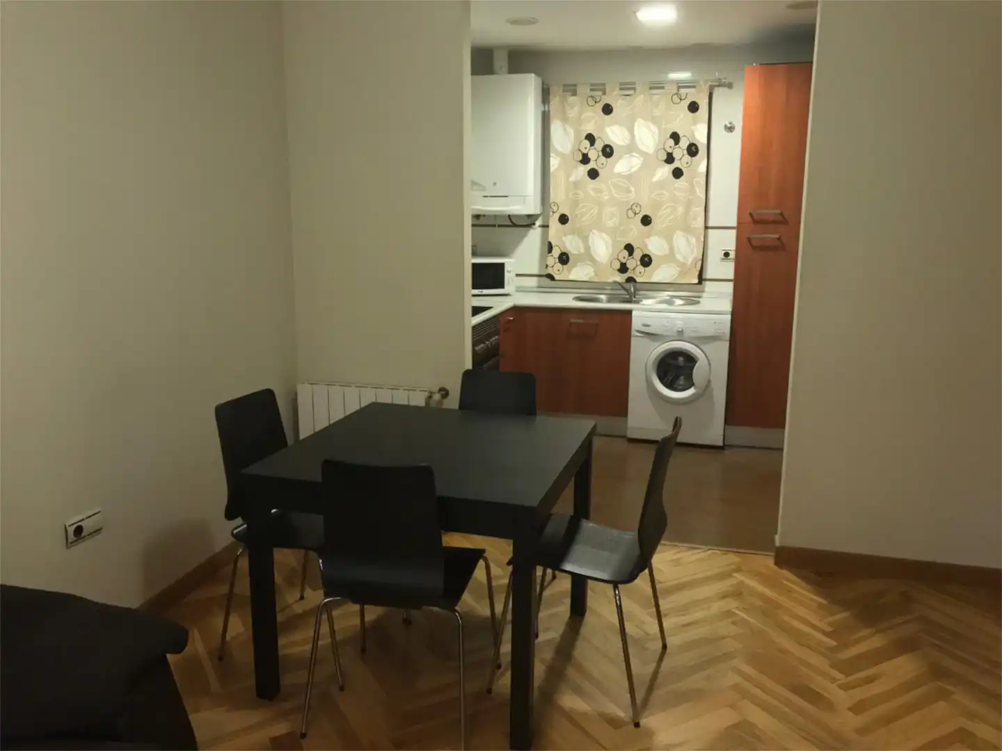 Apartamento de alquiler en Calle Avellano, 12, Maria Auxiliadora - Barriada de Llera Cocina de Apartamento de alquiler en Badajoz con Aire acondicionado, Calefacción y Parquet