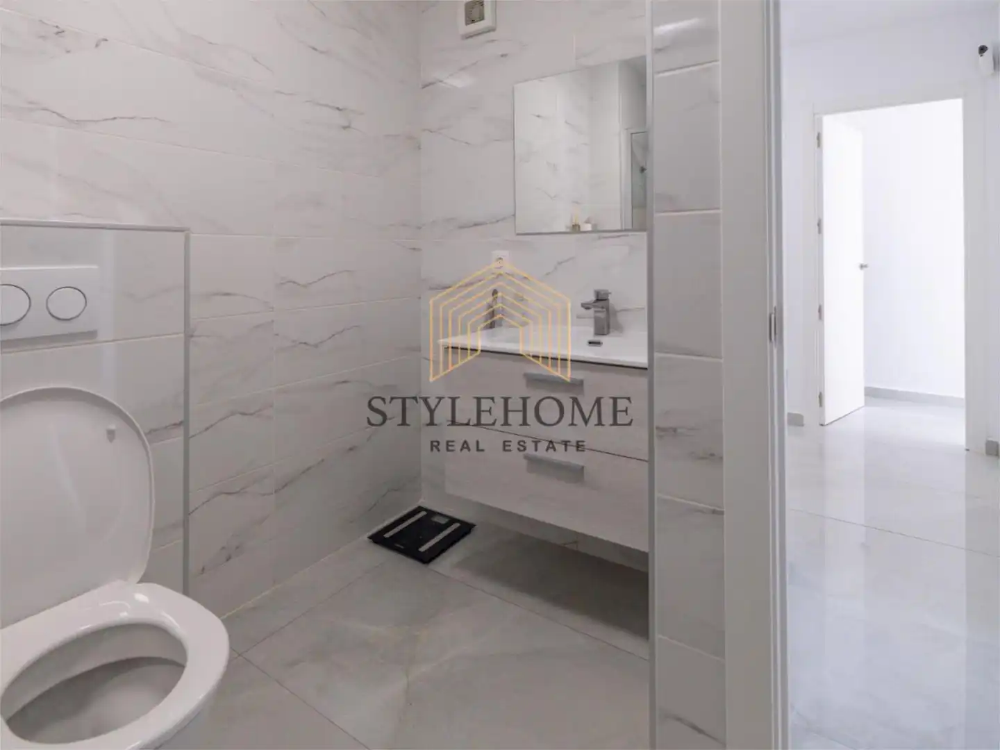 Badezimmer von Wohnungen zum Verkauf in Torrevieja mit Klimaanlage, Terrasse und Balkon