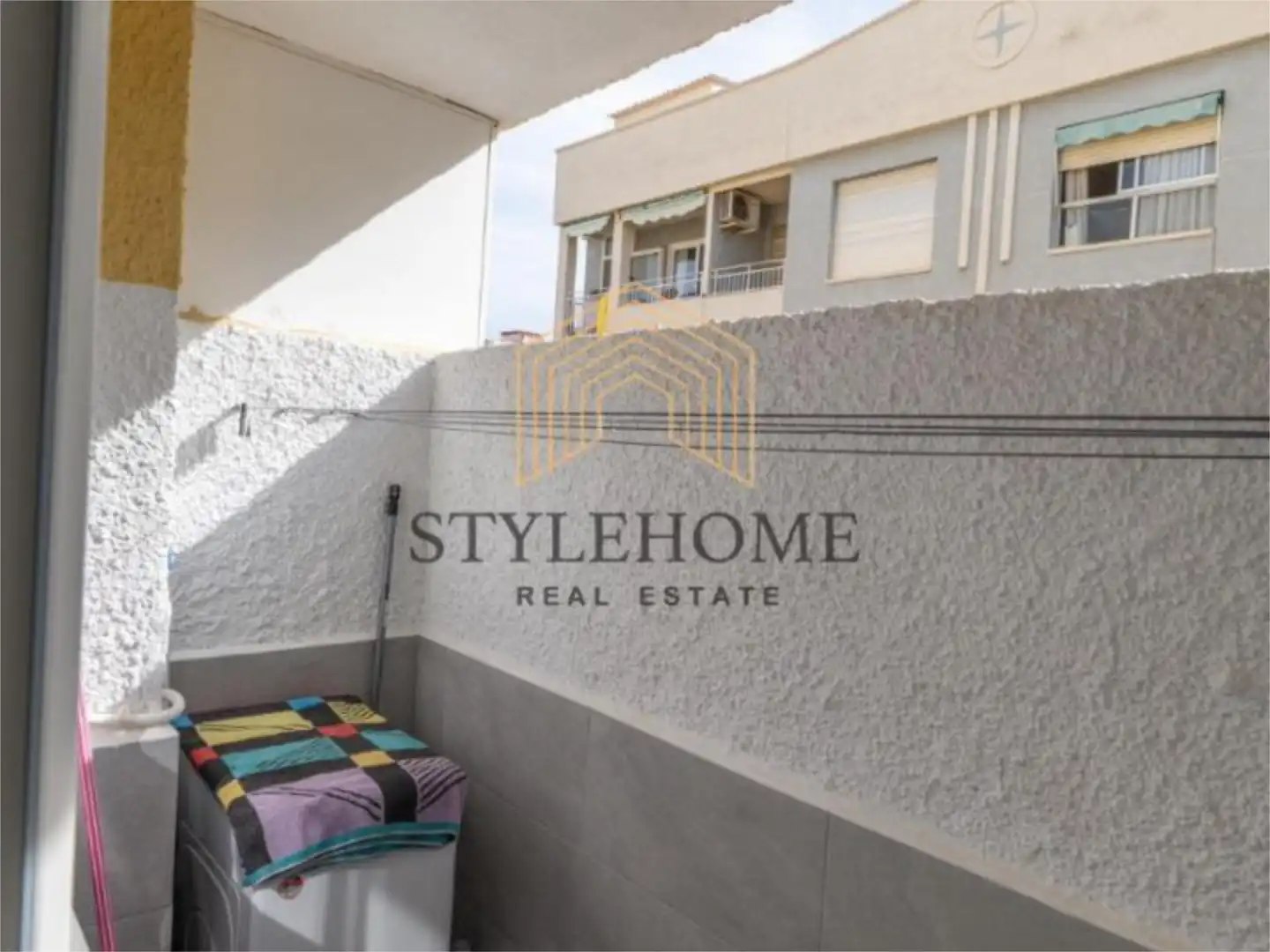 Außenansicht von Wohnungen zum Verkauf in Torrevieja mit Klimaanlage, Terrasse und Balkon