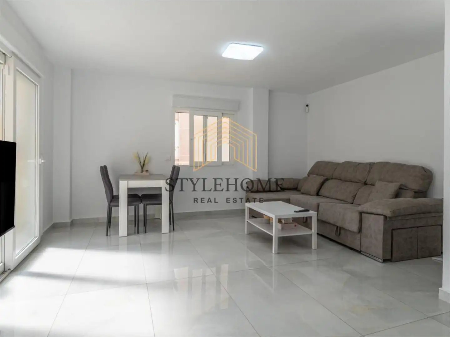 Vista exterior de Apartament en venda en Torrevieja amb Aire condicionat, Terrassa i Balcó