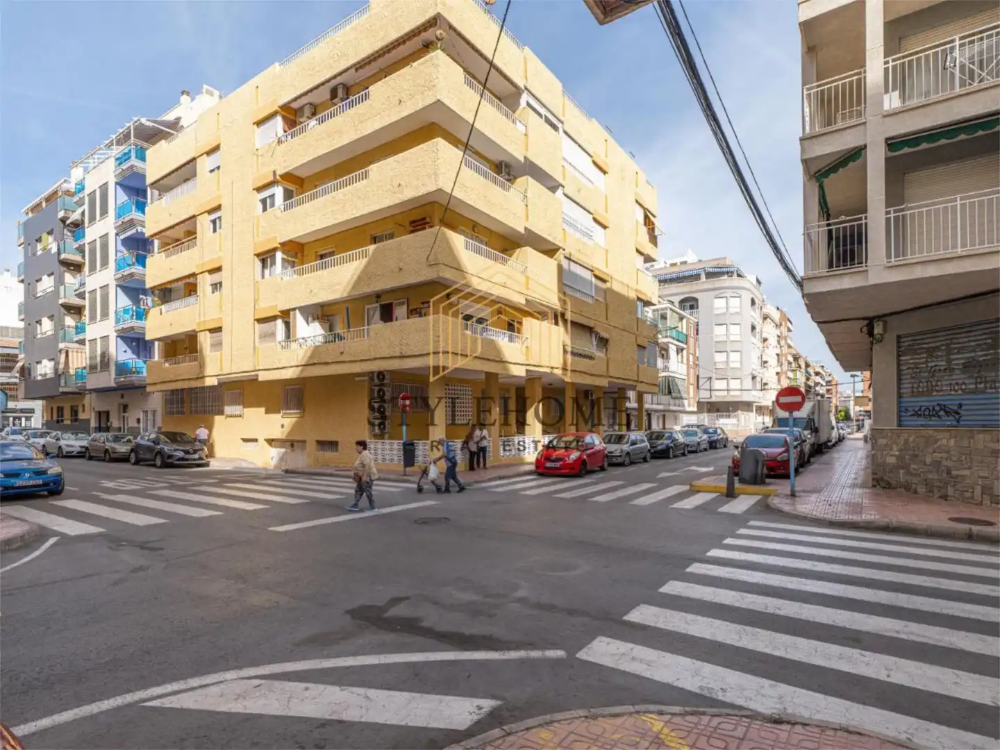 Außenansicht von Wohnungen zum Verkauf in Torrevieja mit Klimaanlage, Terrasse und Balkon