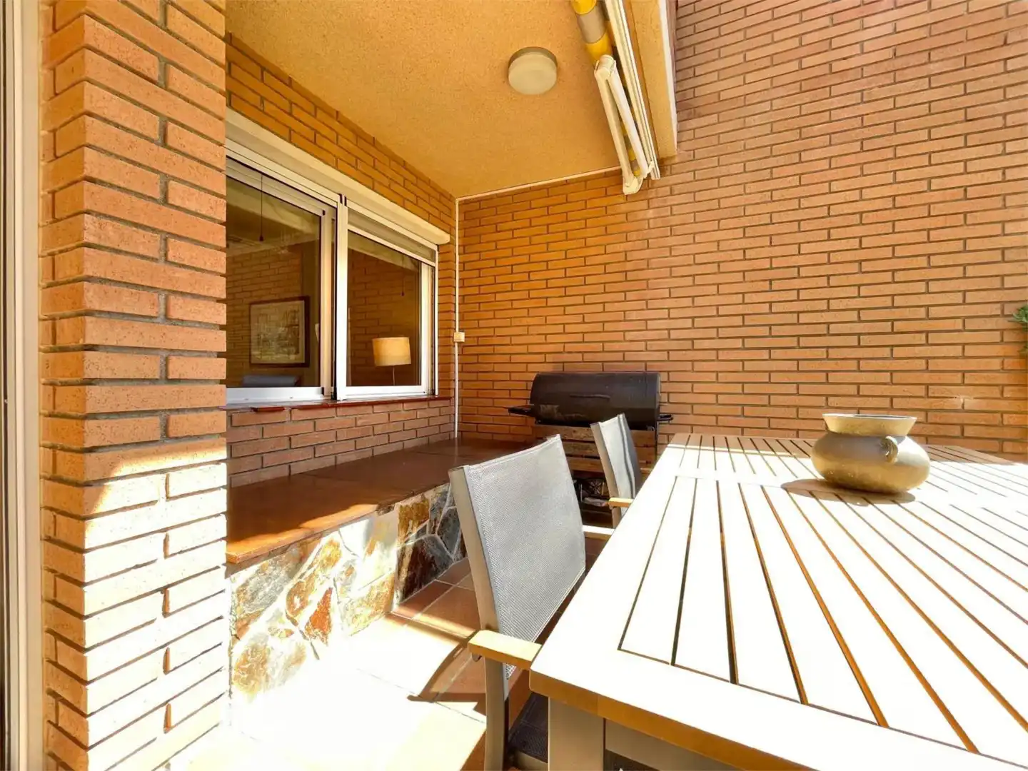 Casa adosada en venta en Carrer del Pas de la Mala Dona, 8, Pla de Maset - Cap de Salou Terraza de Casa adosada en venta en Salou con Calefacción, Jardín privado y Parquet