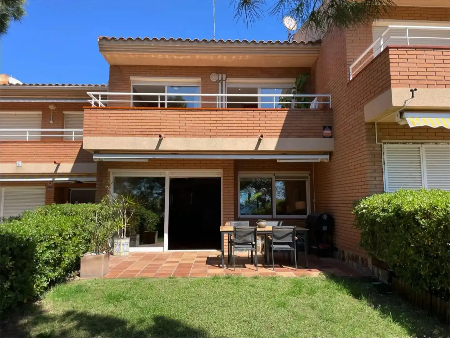 Casa adosada en venta en Carrer del Pas de la Mala Dona, 8, Pla de Maset - Cap de Salou Vista exterior de Casa adosada en venta en Salou con Calefacción, Jardín privado y Parquet