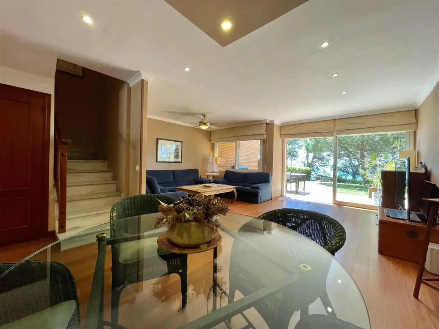 Casa adosada en venta en Carrer del Pas de la Mala Dona, 8, Pla de Maset - Cap de Salou Sala de estar de Casa adosada en venta en Salou con Calefacción, Jardín privado y Parquet