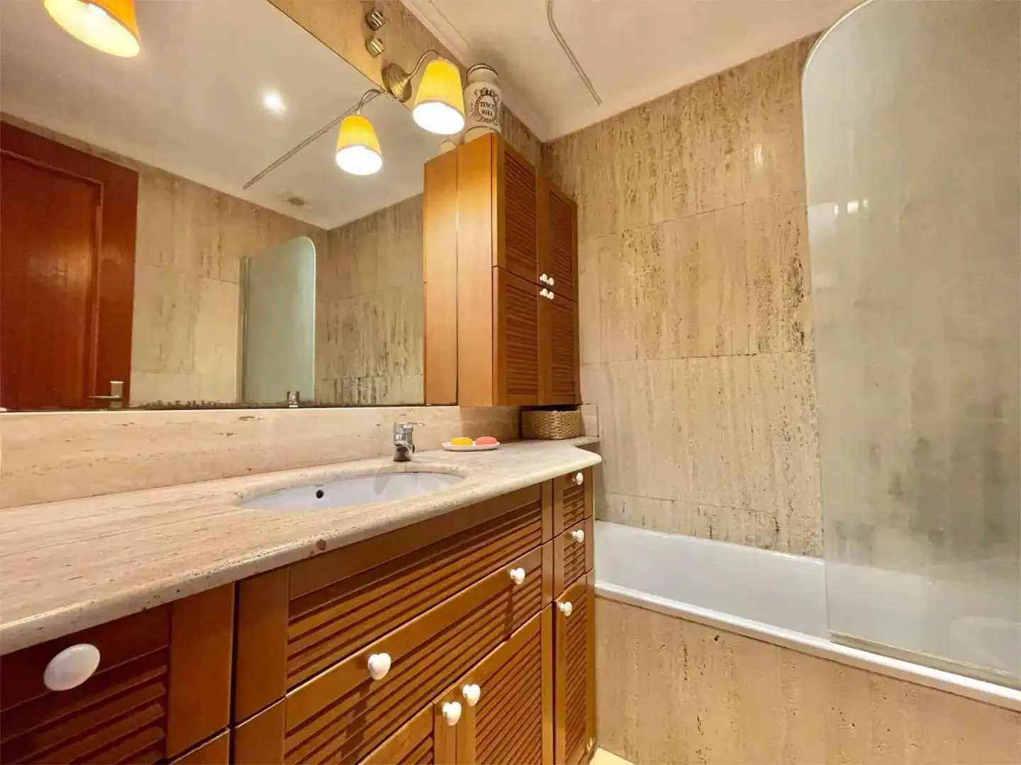 Casa adosada en venta en Carrer del Pas de la Mala Dona, 8, Pla de Maset - Cap de Salou Baño de Casa adosada en venta en Salou con Calefacción, Jardín privado y Parquet