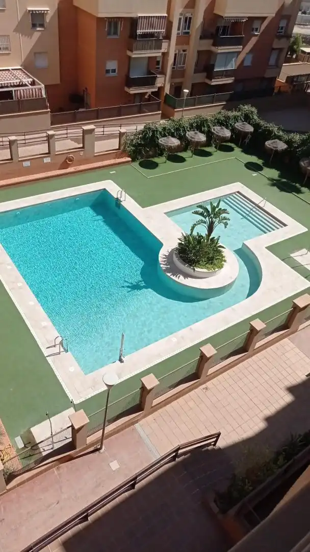 Wohnung zum Verkauf in Carrera de las Piedras, 36, Nueva Andalucía Schwimmbecken von Wohnung zum Verkauf in Almería Capital mit Klimaanlage, Terrasse und Schwimmbad