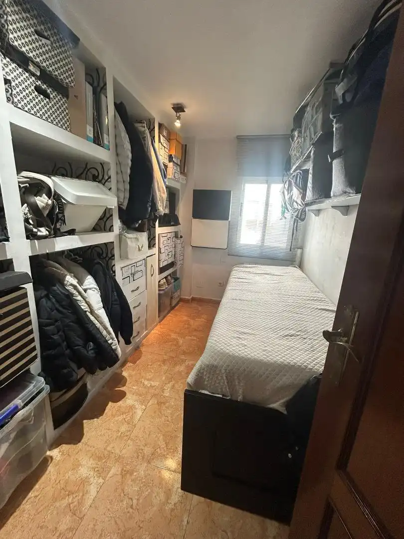 Pis en venda a Calle Cabo Noval, 57, Delicias Dormitori de Pis en venda en Valladolid amb Calefacció