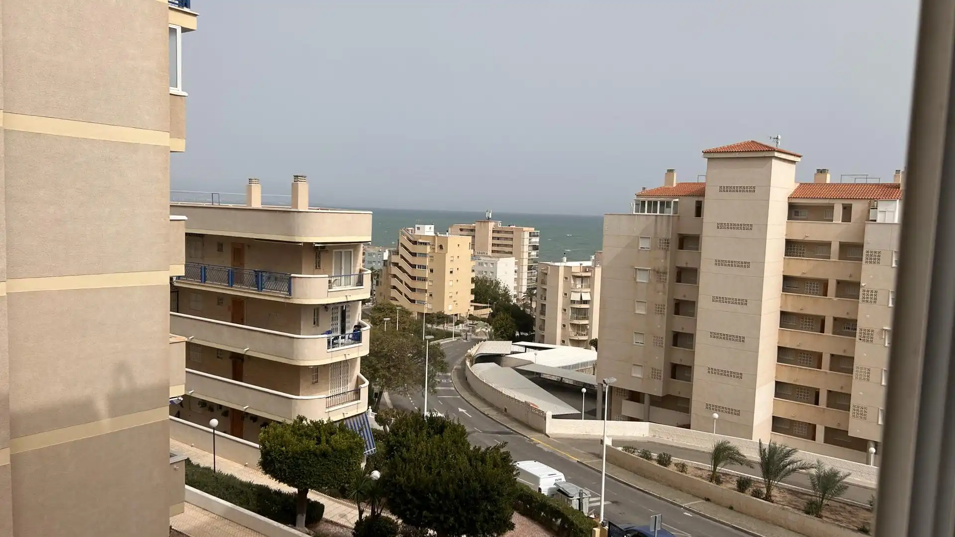 Vista exterior de Estudio de alquiler en Elche / Elx con Calefacción, Jardín privado y Piscina