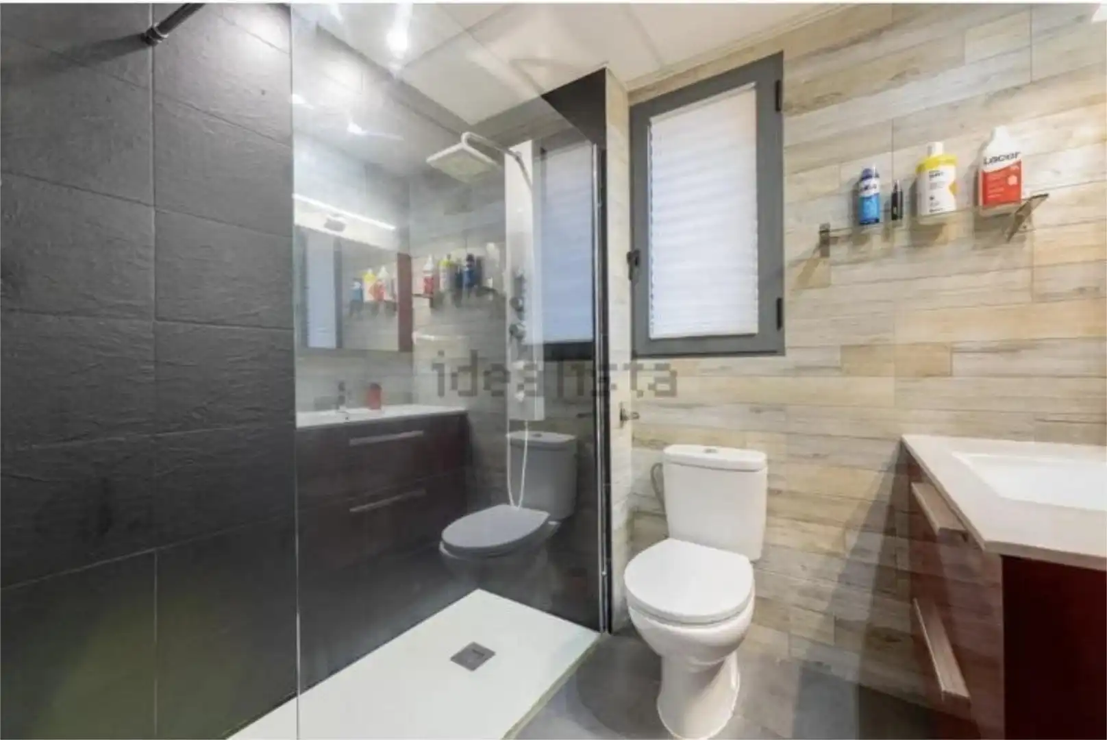 Baño de Piso en venta en Godelleta con Aire acondicionado, Calefacción y Jardín privado