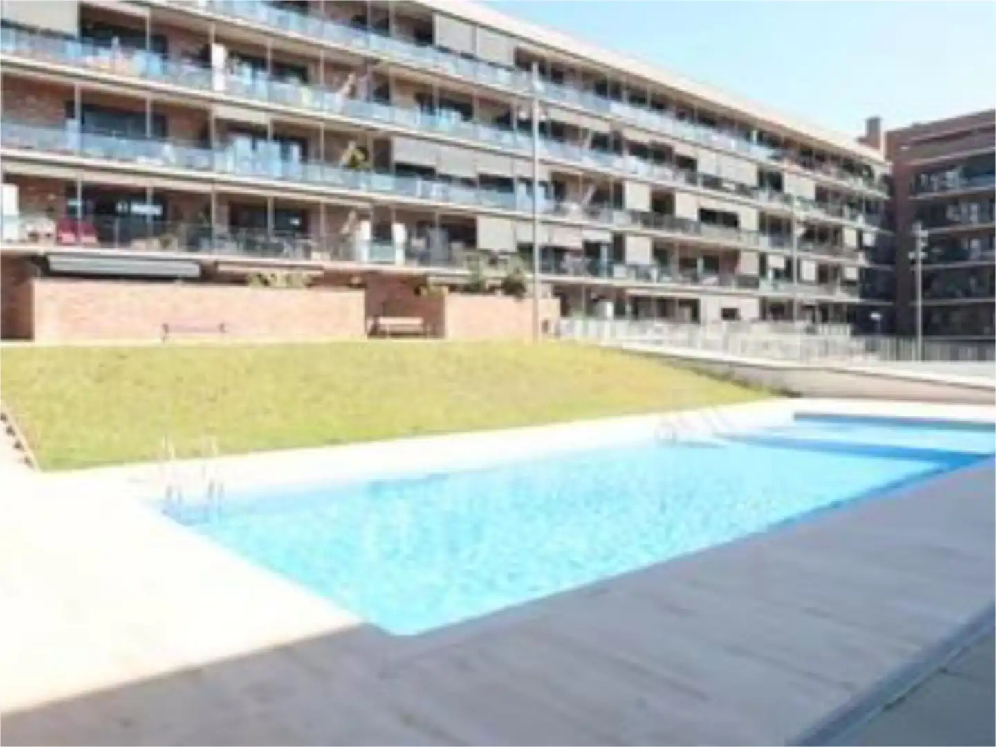 Schwimmbecken von Wohnung zum Verkauf in Sabadell mit Klimaanlage, Heizung und Parkett