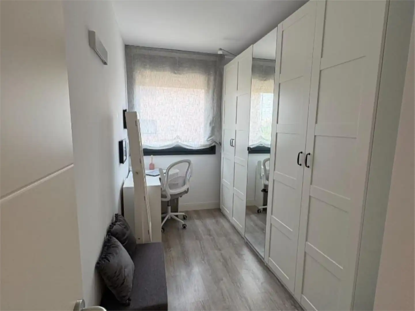Flat for sale in Carrer del Kurdistan, 76, Can Gambús Bedroom of Flat for sale in Sabadell with Air Conditioner, Terrace and Swimming Pool