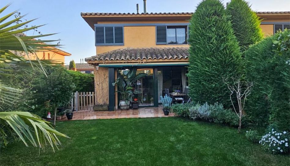 Casa adosada en venda a Carrer del Xiprer, 4, Navata, Girona - imatge 1 Foto 1 de Casa adosada en venda a Carrer del Xiprer, 4, Navata, Girona