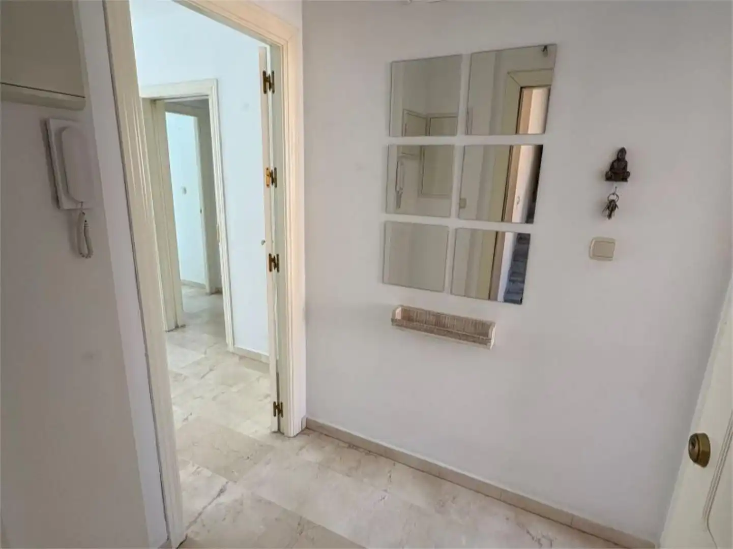 Flat for rent in  Granada Capital  with Air Conditioner