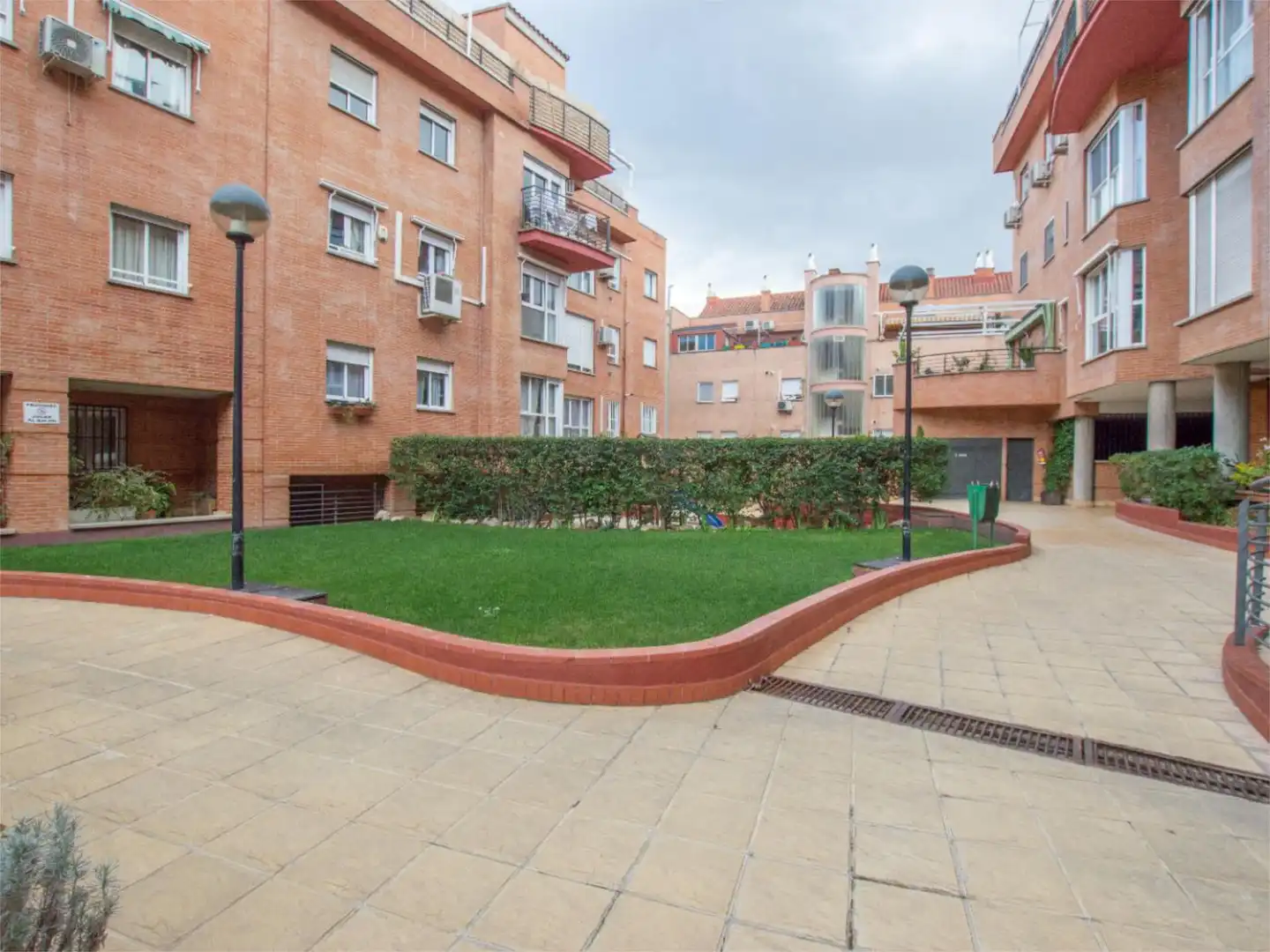 Exterior view of Flat for sale in  Madrid Capital  with Air Conditioner, Heating and Private garden