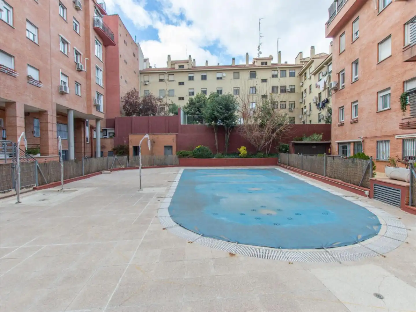 Swimming pool of Flat for sale in Madrid  with Air Conditioner, Heating and Private garden