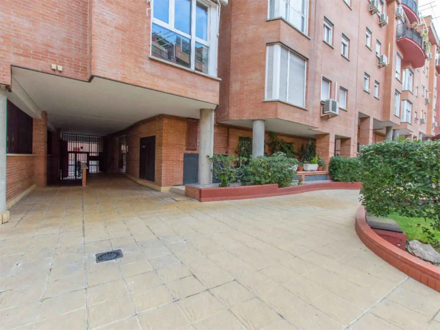 Exterior view of Flat for sale in Madrid  with Air Conditioner, Heating and Private garden