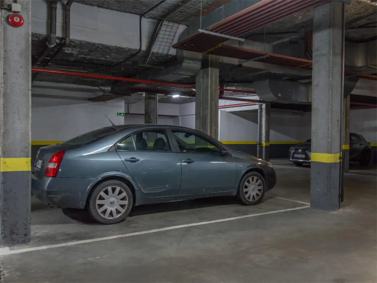 Parking of Flat for sale in Madrid  with Air Conditioner, Heating and Private garden