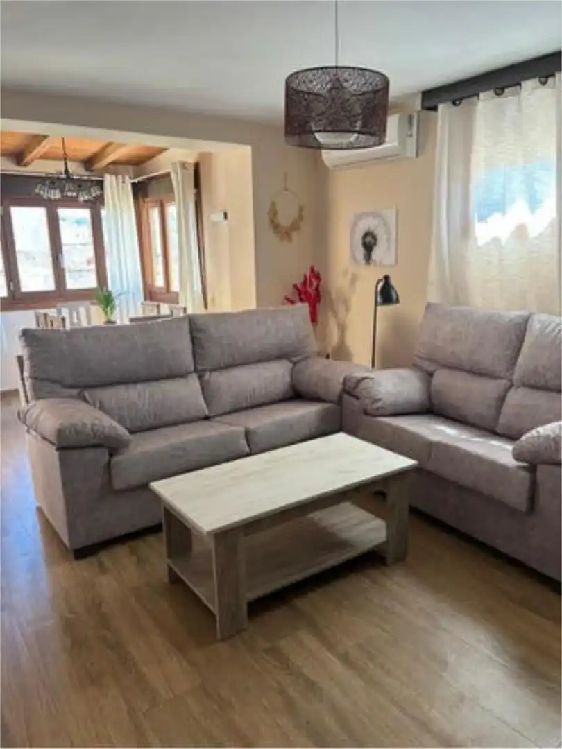 Sala de estar de Piso de alquiler en  Toledo Capital con Calefacción, Trastero y Amueblado