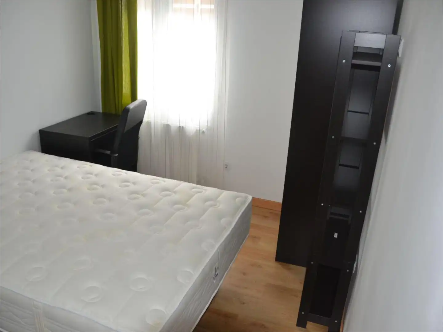 Room in Calle Azabache, 4, Opañel