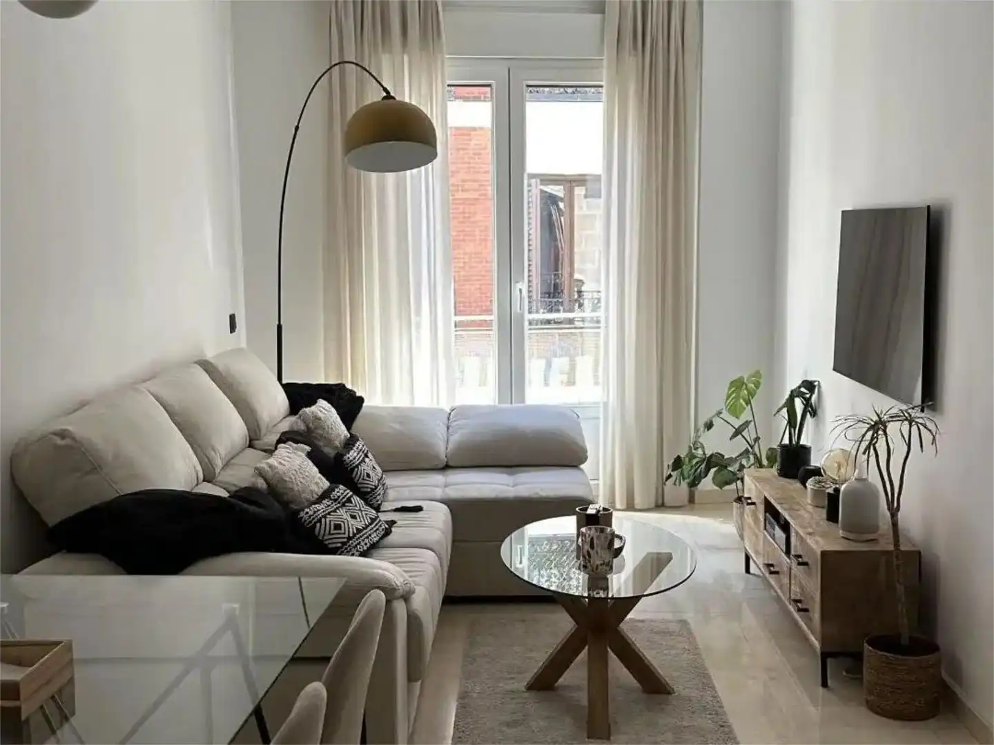 Piso en venta en Calle de Los Estudios, 10, Embajadores - Lavapiés Sala de estar de Piso en venta en Madrid Capital con Aire acondicionado y Balcón