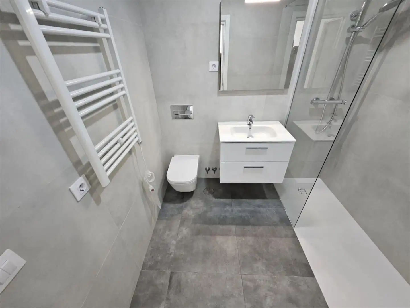 Piso en venta en Calle de las Islas Bikini, 22, Centro Baño de Piso en venta en Alcobendas con Aire acondicionado y Calefacción