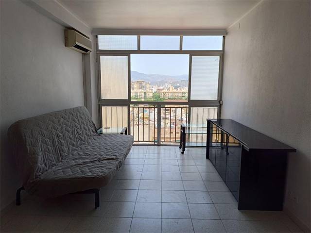 Piso en Alquiler en Calle Princesa, 42 en Parque Ayala - Jardín de la Abadía - Huelín