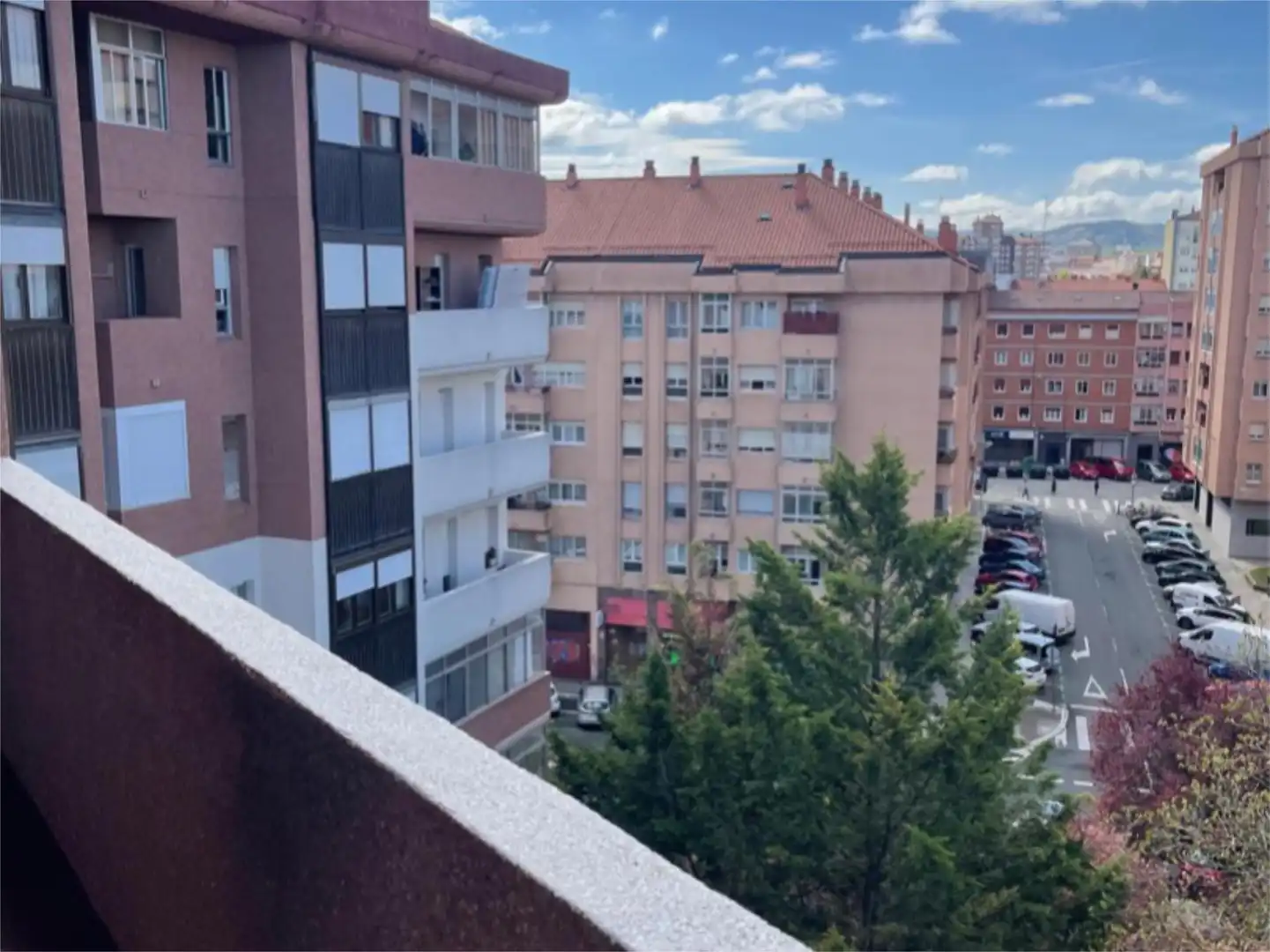 Piso en venta en Obispo Ballester Kalea, 51, Aranbizkarra Vista exterior de Piso en venta en Vitoria - Gasteiz con Terraza y Balcón