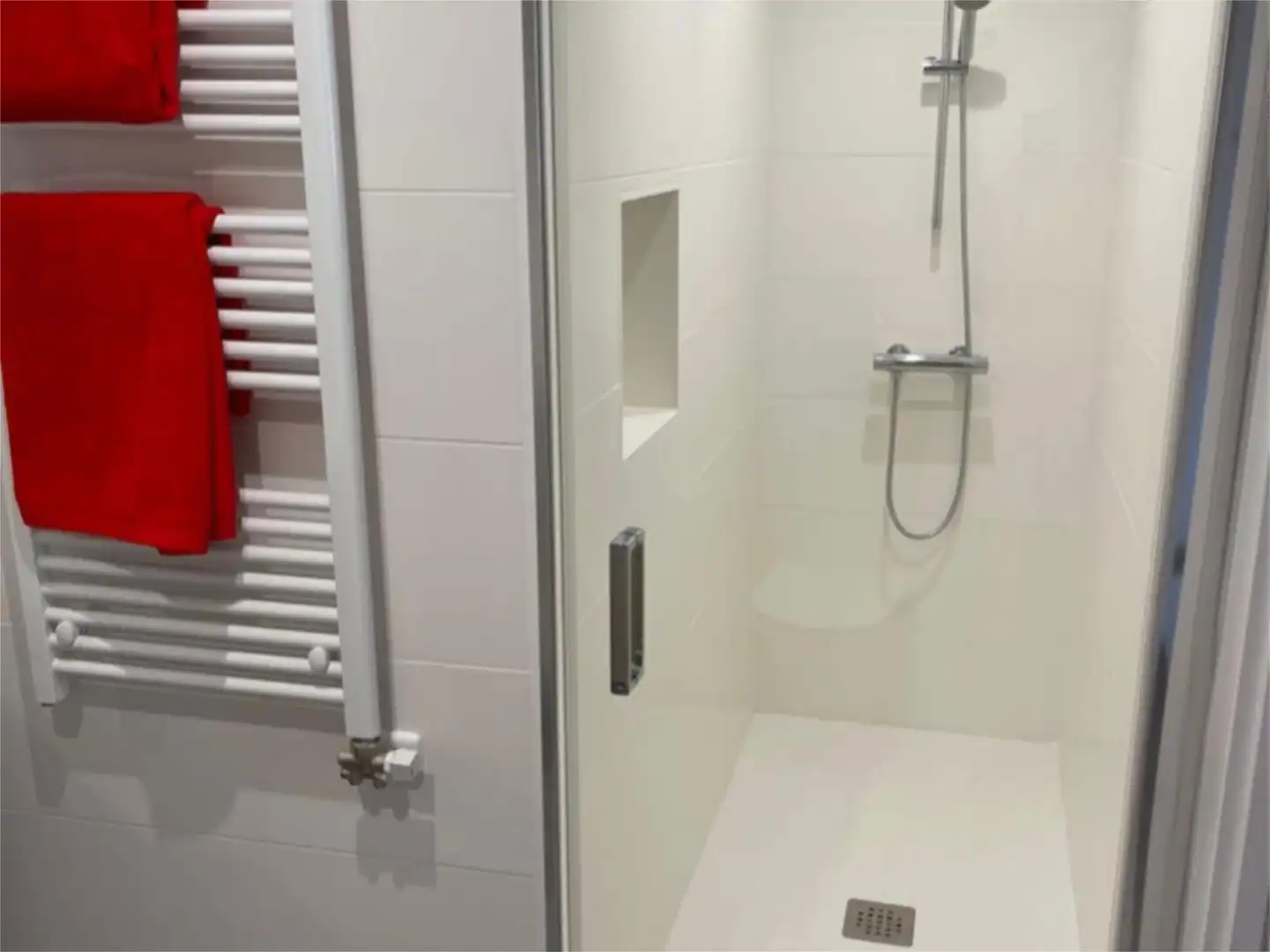 Piso en venta en Obispo Ballester Kalea, 51, Aranbizkarra Baño de Piso en venta en Vitoria - Gasteiz con Terraza y Balcón