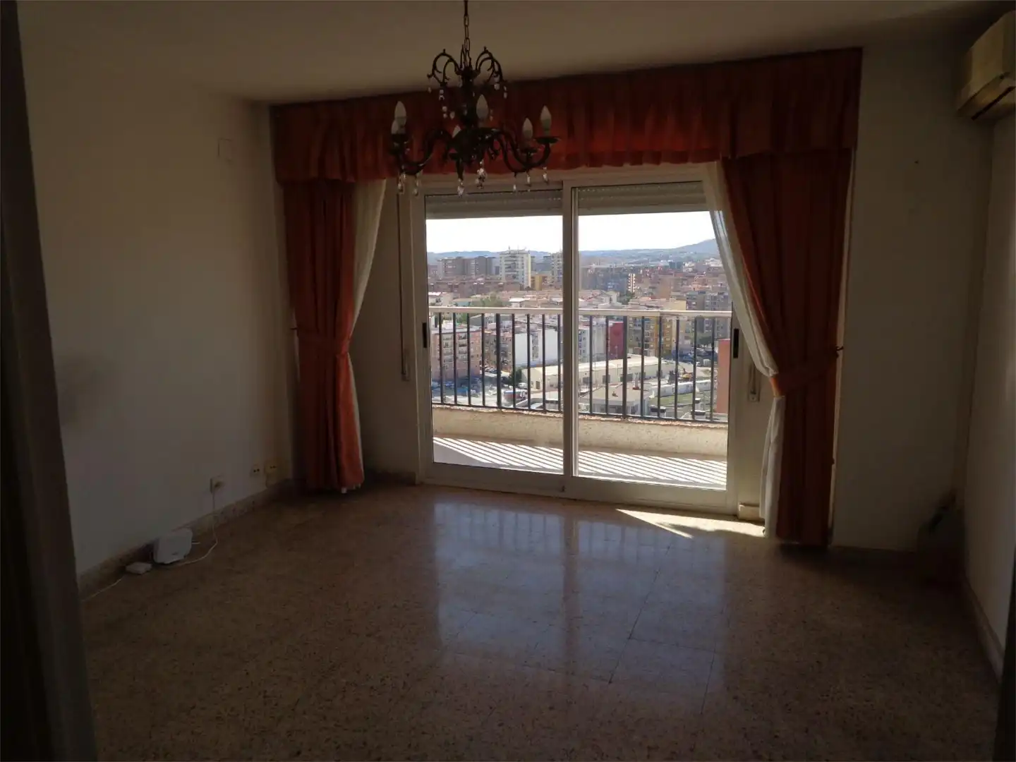 Flat for sale in Carrer Bono Guarner, 21, Santo Domigo Living room of Flat for sale in Alicante / Alacant with Air Conditioner, Heating and Terrace
