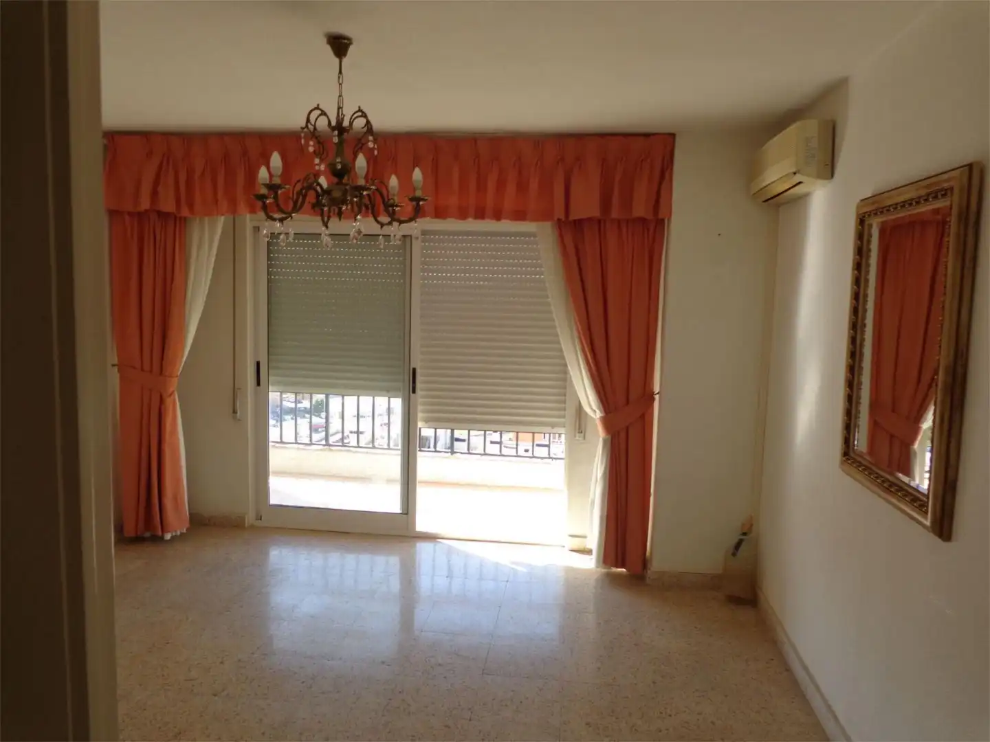 Flat for sale in Carrer Bono Guarner, 21, Santo Domigo Living room of Flat for sale in Alicante / Alacant with Air Conditioner, Heating and Terrace