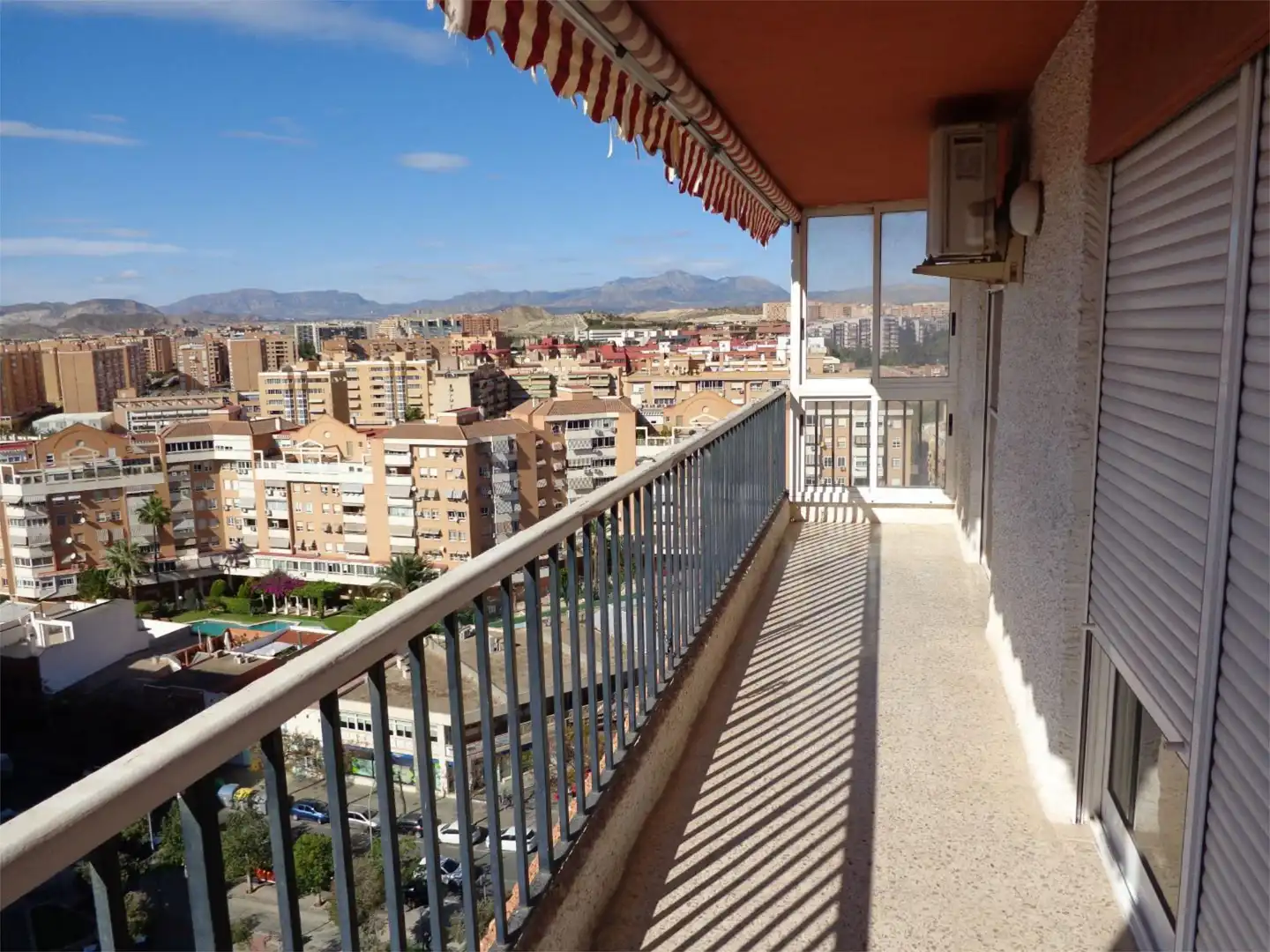 Flat for sale in Carrer Bono Guarner, 21, Santo Domigo Exterior view of Flat for sale in Alicante / Alacant with Air Conditioner, Heating and Terrace