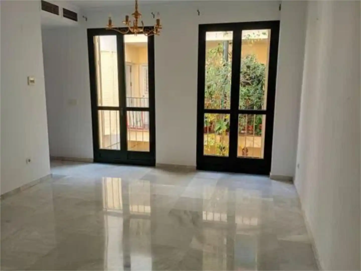 Wohnung zum Verkauf in  Sevilla Capital mit Klimaanlage, Heizung und Schwimmbad