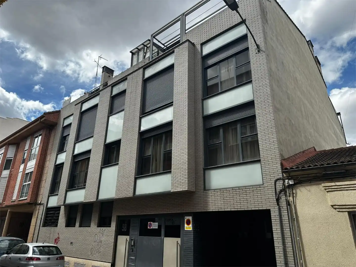 Exterior view of Flat for sale in Valladolid Capital  with Heating, Parquet flooring and Storage room
