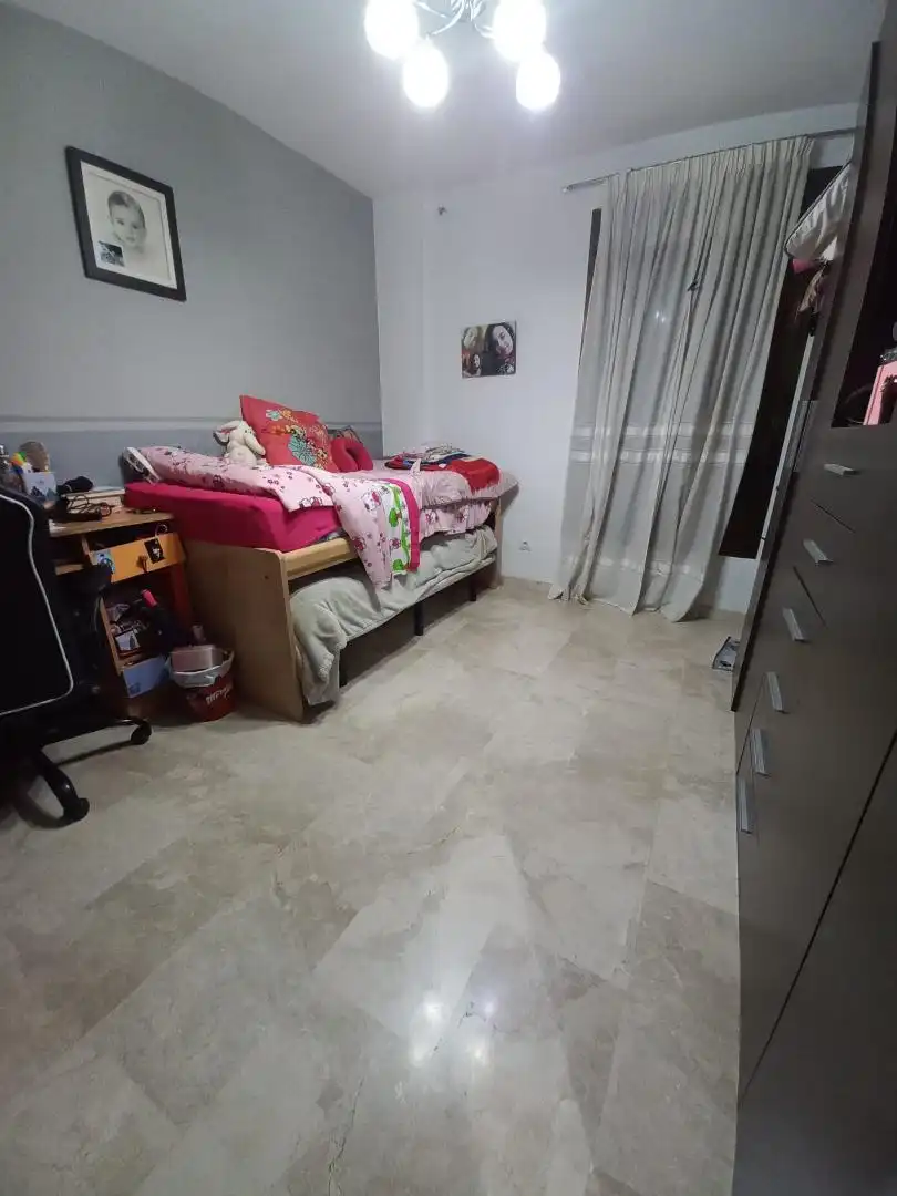 Piso en venta en Plaza San Juan, 2, Ctra. Circunvalación - La Magdalena Habitación de Piso en venta en Jaén con Balcón