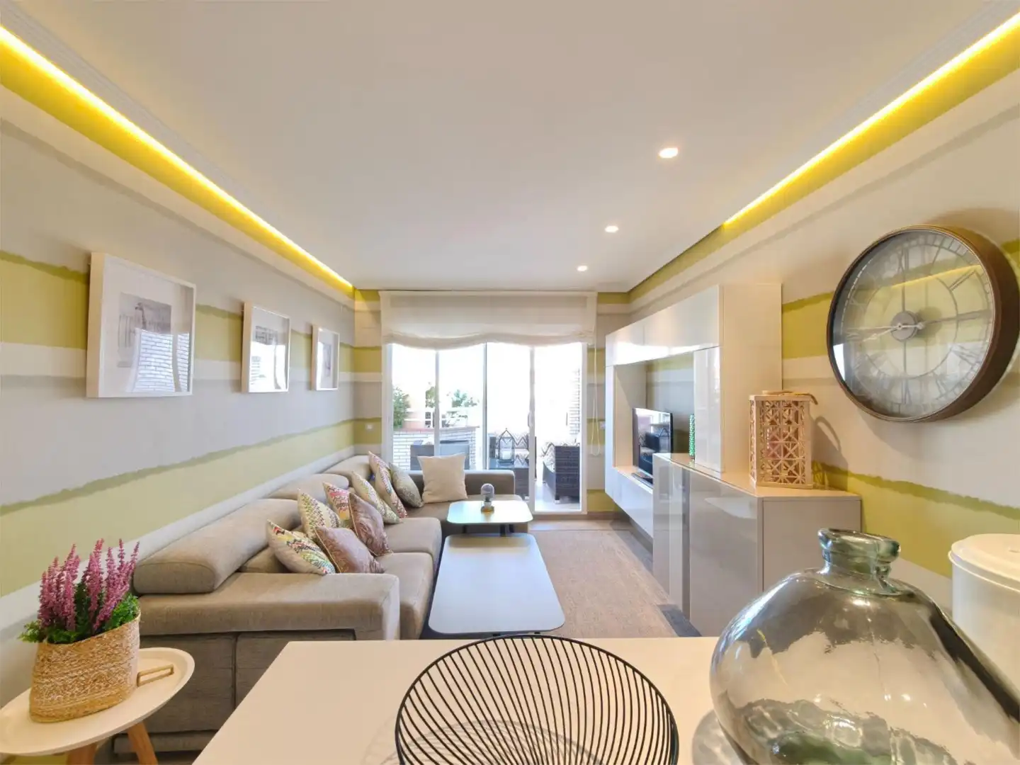Ático en venta en Carrer D' Alacant, 8, Playa Norte Sala de estar de Ático en venta en Peñíscola / Peníscola con Aire acondicionado, Terraza y Piscina