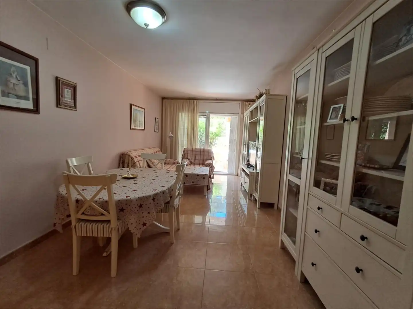 Sala de estar de Piso en venta en Santa Coloma de Cervelló con Calefacción, Jardín privado y Parquet