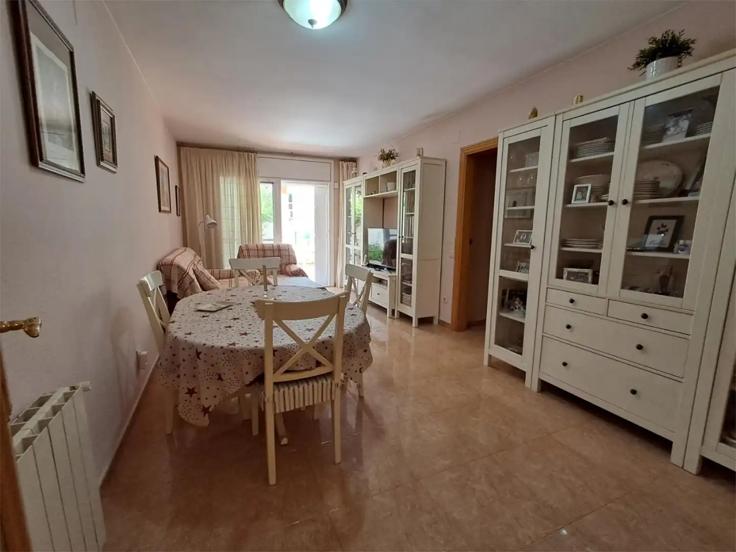 Sala de estar de Piso en venta en Santa Coloma de Cervelló con Calefacción, Jardín privado y Parquet