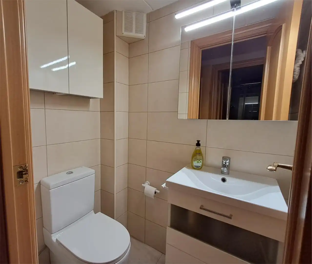 Baño de Piso en venta en Santa Coloma de Cervelló con Calefacción, Jardín privado y Parquet