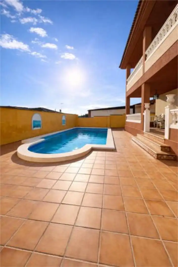 Piscina de Casa adosada en venta en Láchar con Jardín privado, Terraza y Trastero