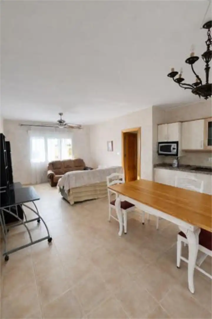 Casa adosada en venta en Láchar Habitación de Casa adosada en venta en Láchar con Jardín privado, Terraza y Trastero