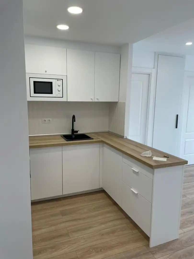 Flat for rent in Avenida de Alberto Alcocer, 43, Nueva España Kitchen of Flat for rent in Madrid Capital with Air Conditioner, Terrace and Swimming Pool