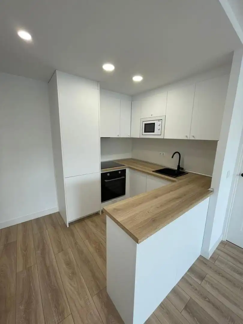Flat for rent in Avenida de Alberto Alcocer, 43, Nueva España Kitchen of Flat for rent in Madrid Capital with Air Conditioner, Terrace and Swimming Pool