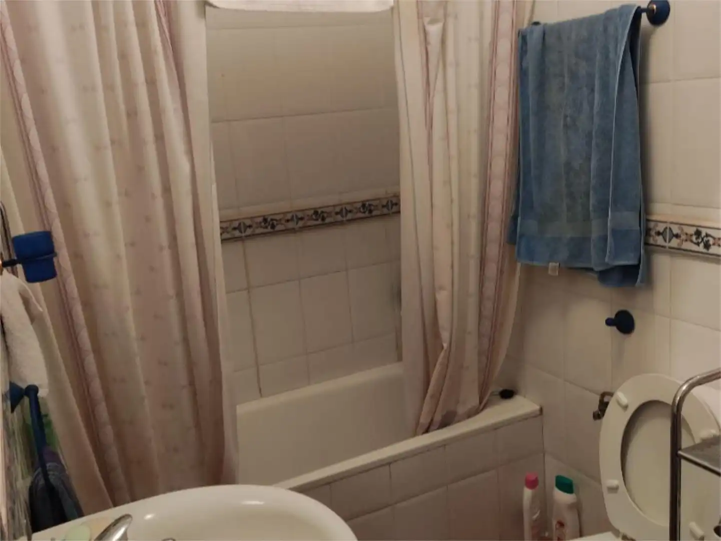 Baño de Piso en venta en El Casar de Escalona con Aire acondicionado, Calefacción y Jardín privado