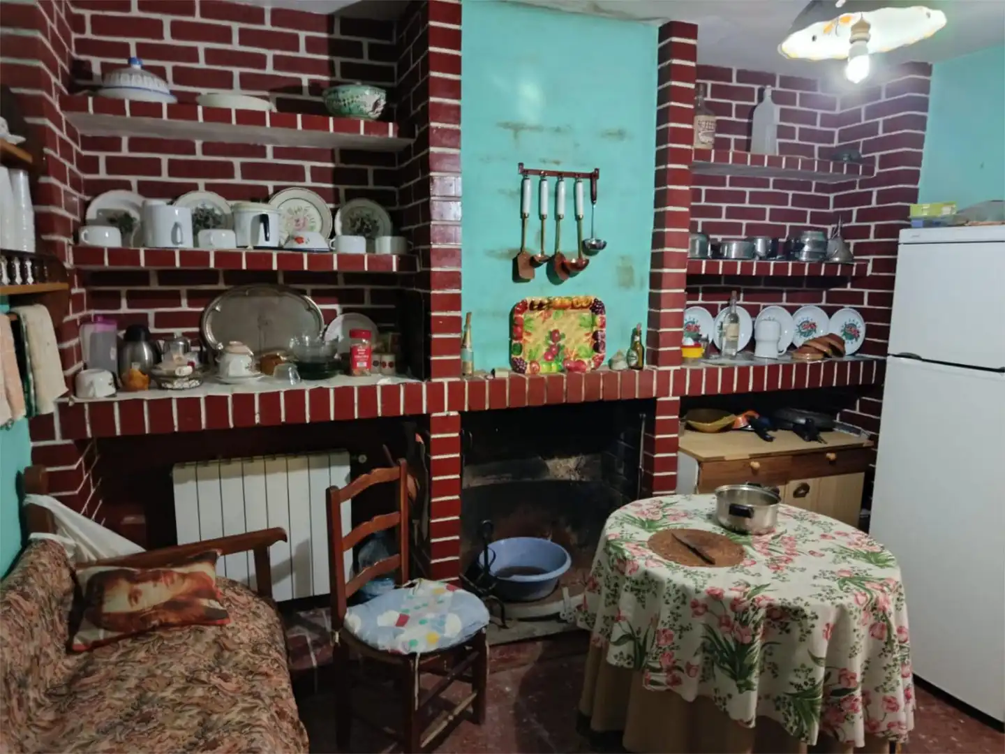 Casa adosada en venda a Calle Redondal, 10, Sevilleja de la Jara Cuina de Casa adosada en venda en Sevilleja de la Jara amb Calefacció, Jardí privat i Terrassa