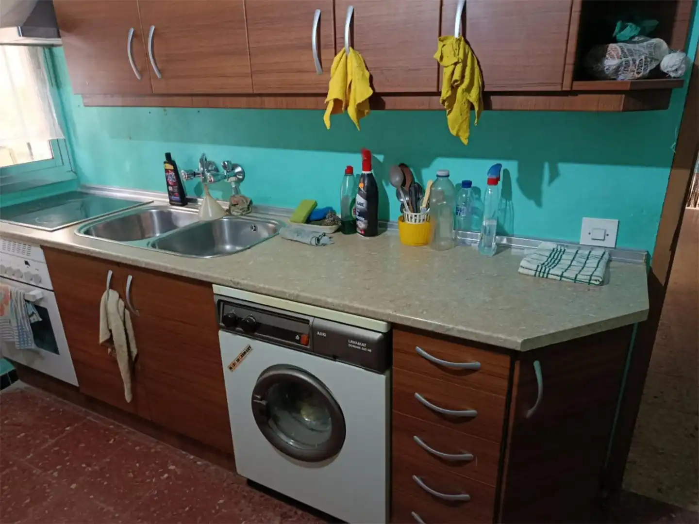 Casa adosada en venda a Calle Redondal, 10, Sevilleja de la Jara Cuina de Casa adosada en venda en Sevilleja de la Jara amb Calefacció, Jardí privat i Terrassa