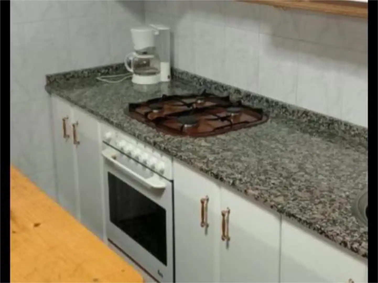 Casa adosada en venda a Calle San Pedro, 37, Vega de Espinareda Cuina de Casa adosada en venda en Vega de Espinareda amb Calefacció, Jardí privat i Terrassa